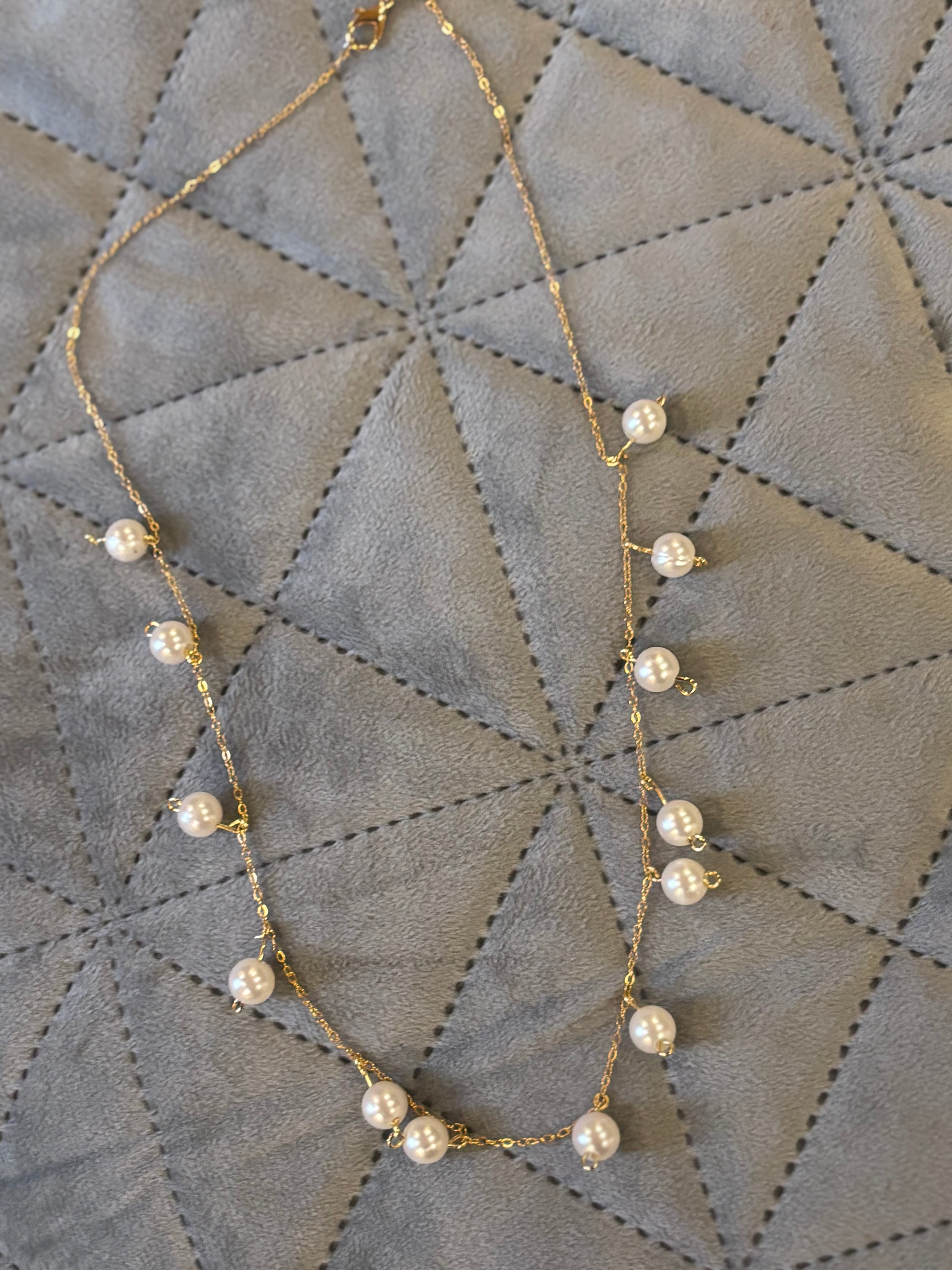 Pearl drop necklace guld